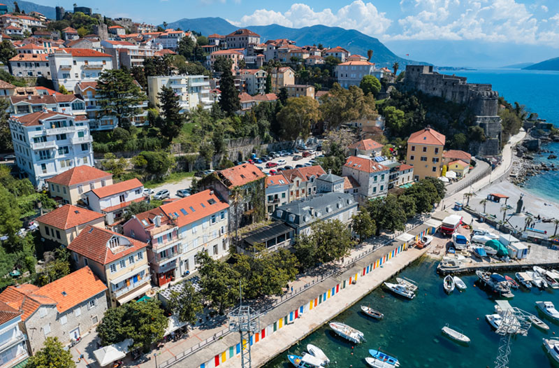 Pogled na Herceg Novi i more