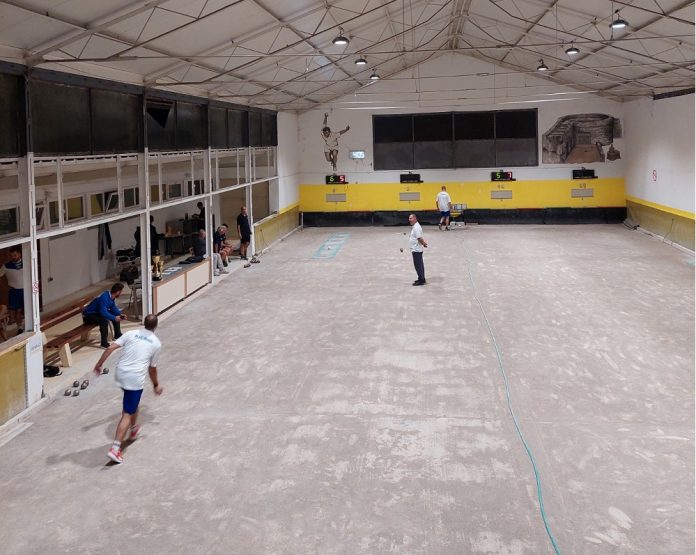 Bućanje — bocce kuglica na pisti
