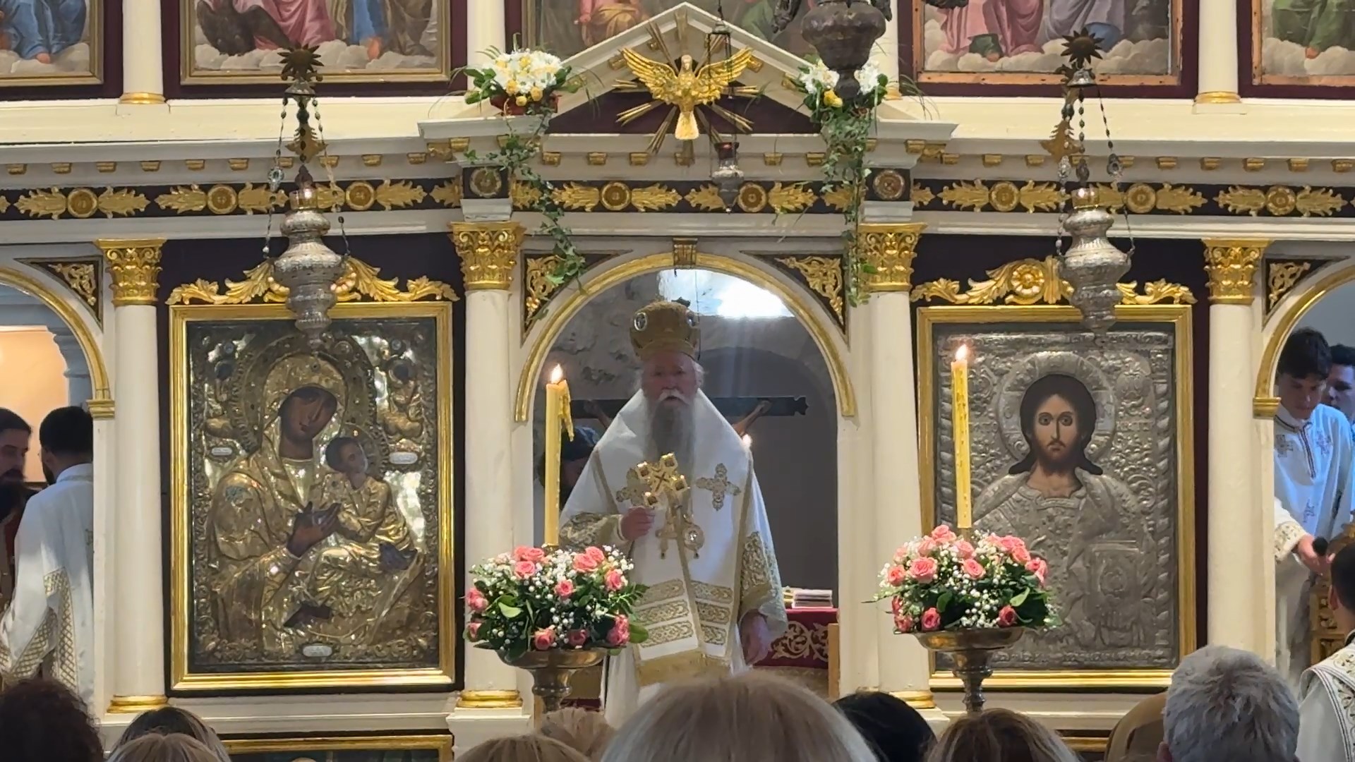 Mitropolit Joanikije tokom liturgije u crkvi na Toploj