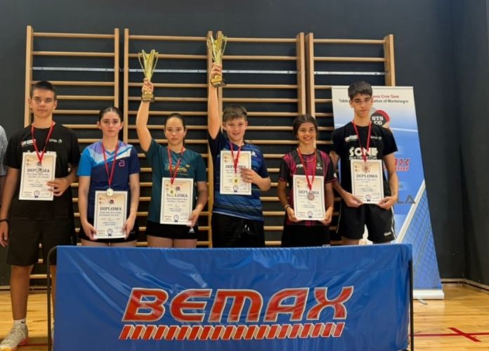Mladi stonoteniseri STK Novi sa medaljama