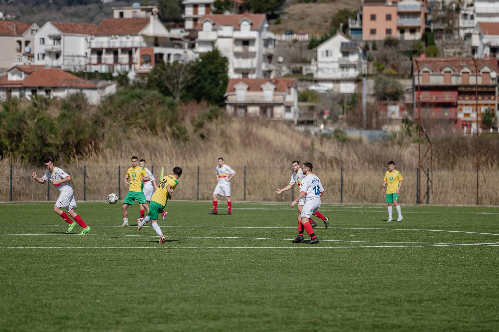 Fudbaleri Igala na stadionu Solila