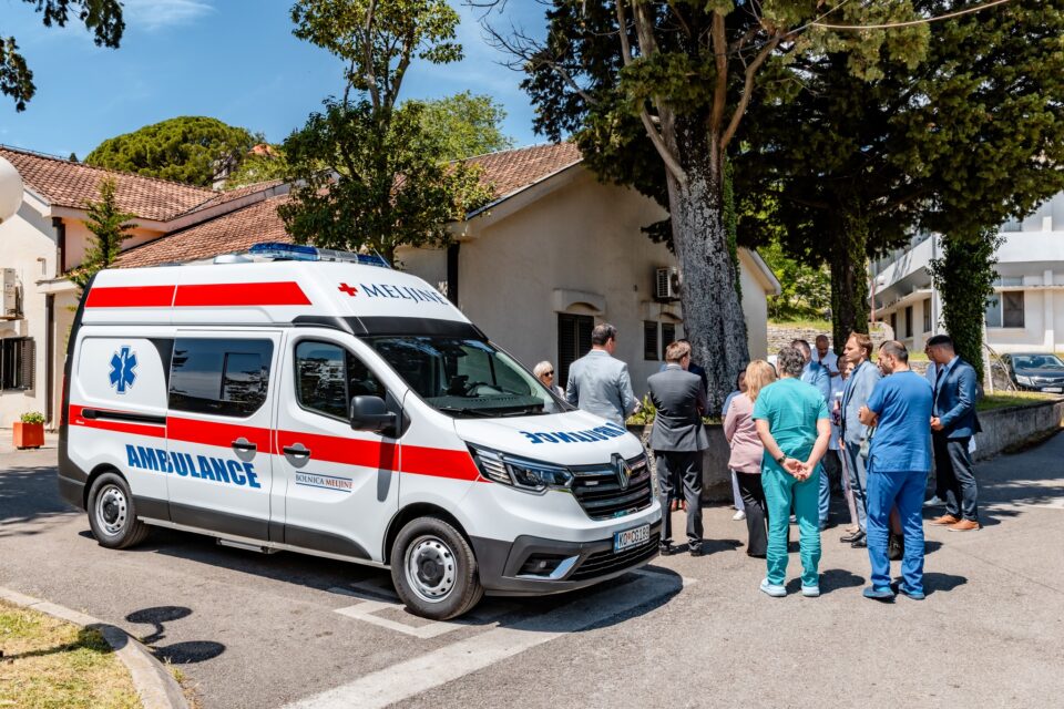 Uručenje donacije sanitetskog vozila Bolnici Meljine