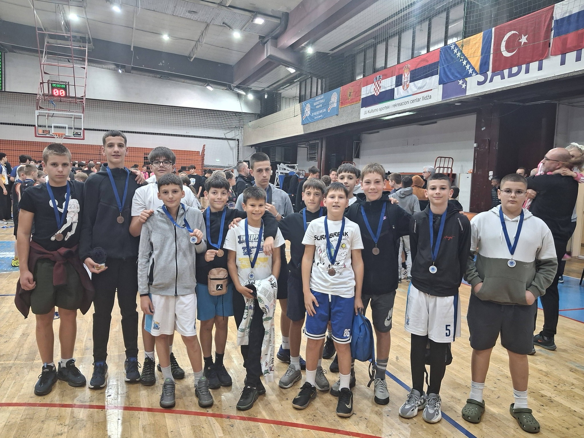 Mladi košarkaši KK Galeba sa bronzanom medaljom