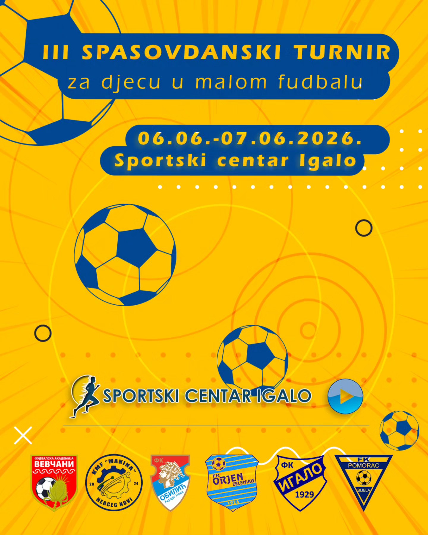 Djeca na fudbalskom terenu tokom turnira u malom fudbalu