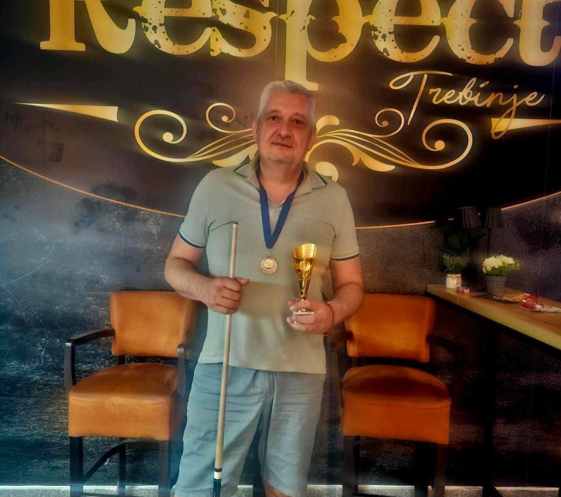 Trifko Bošković sa peharom