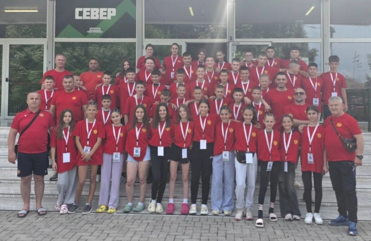 Mladi džudista Lazar Eraković sa medaljom