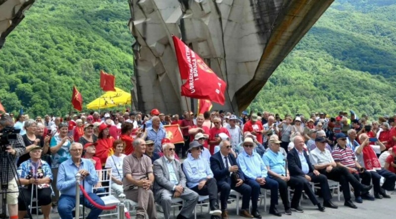 Okupljanje antifašista u Dolini heroja na Tjentištu