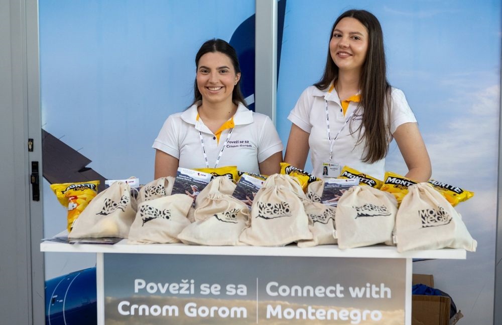 Doček turista na aerodromu u okviru kampanje Poveži se sa Crnom Gorom