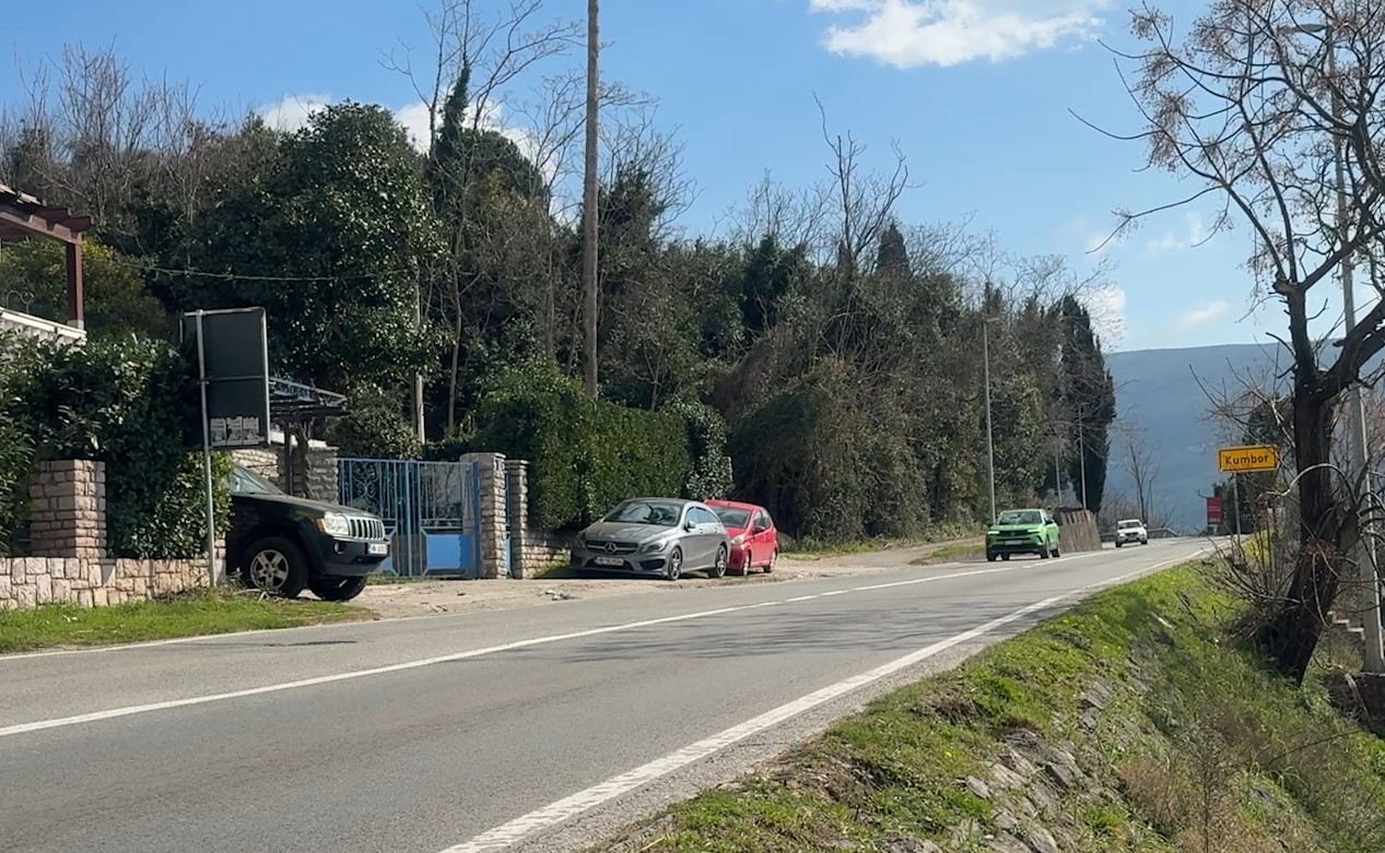 Trasa buduće pješačke staze od Zmijica do Kumbora