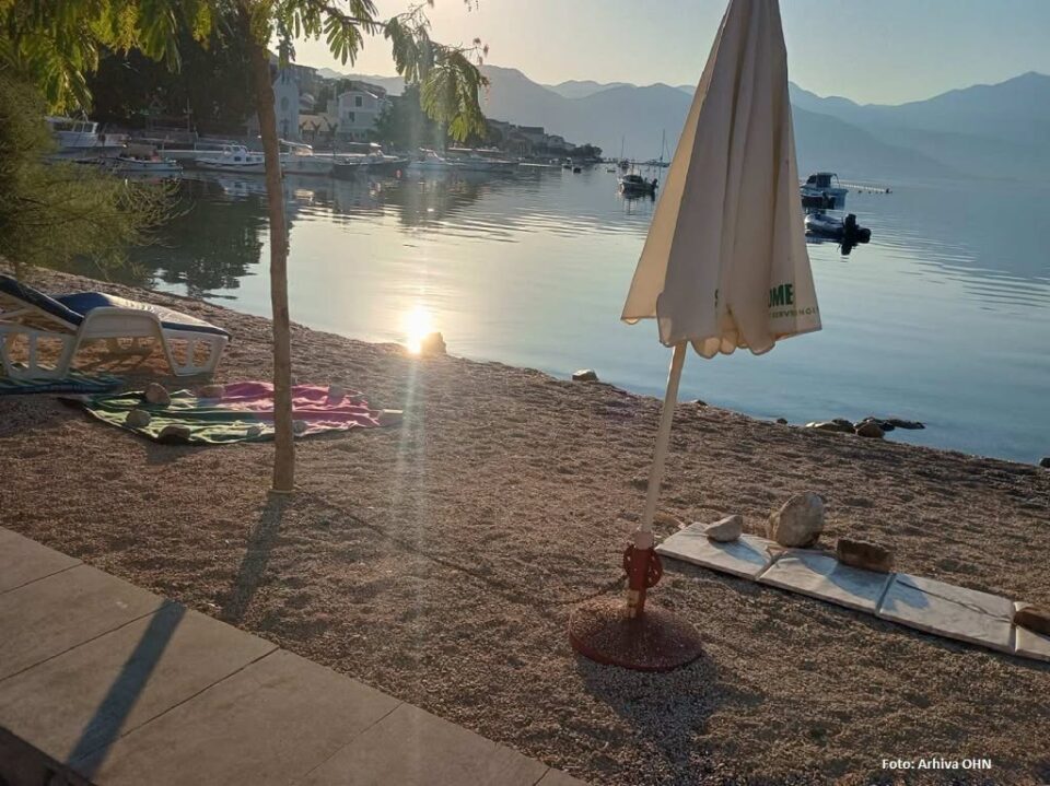 Plažni mobilijar na plaži