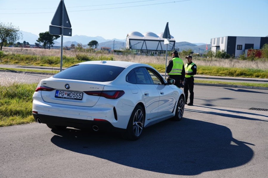 Policijski presretač na putu