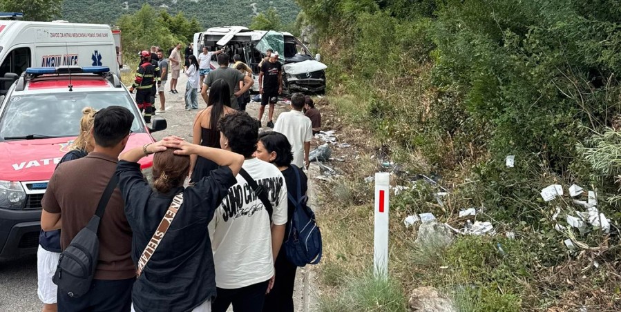 Autobus nakon saobraćajne nezgode u Lipcima