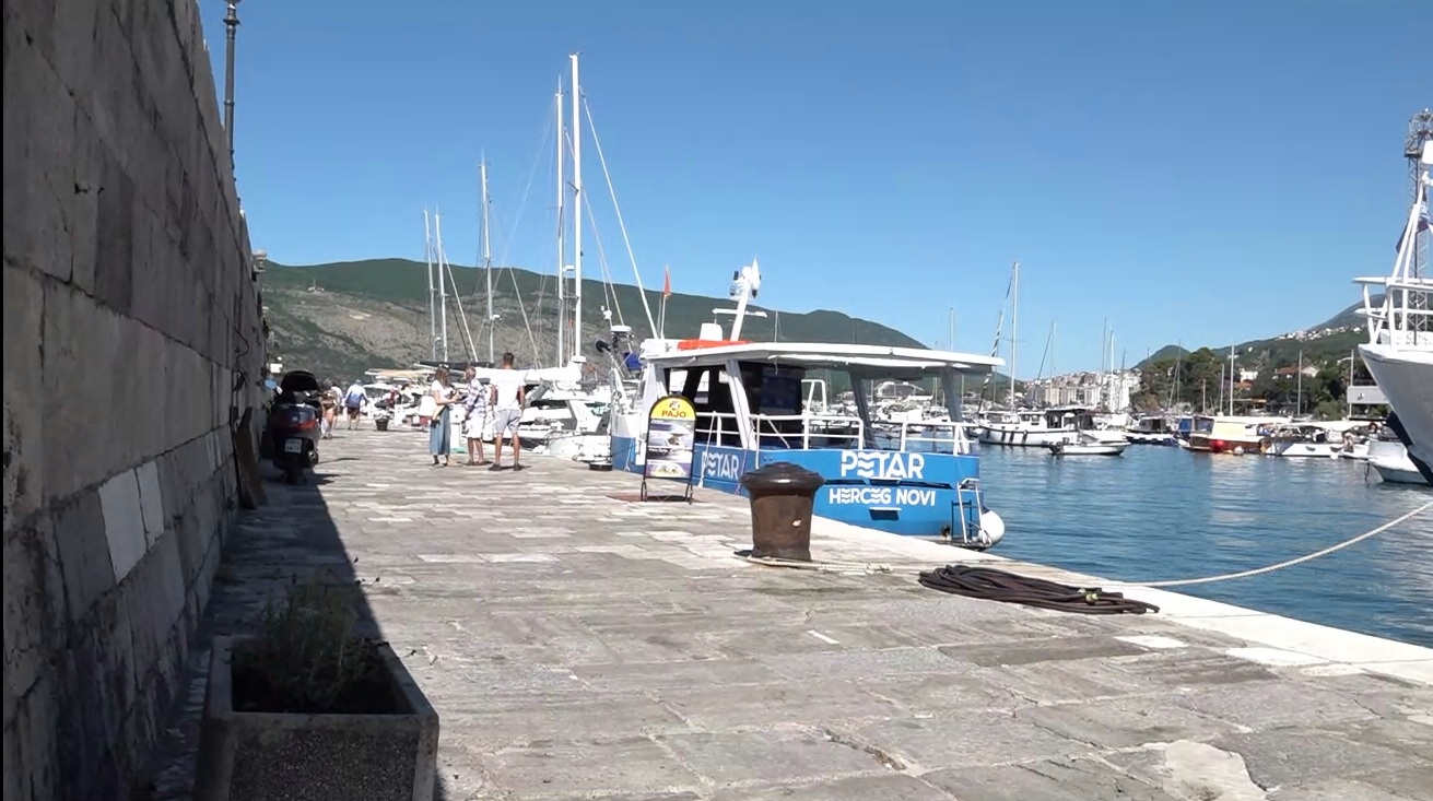 Turistički brodići u Herceg Novom