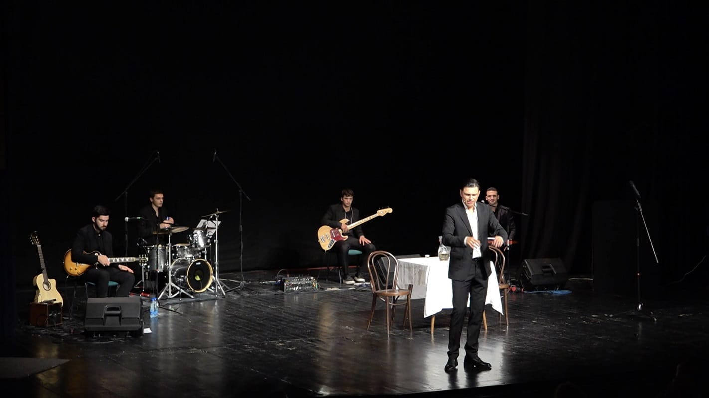 Marko Janketić sa bendom na sceni Dvorane Park