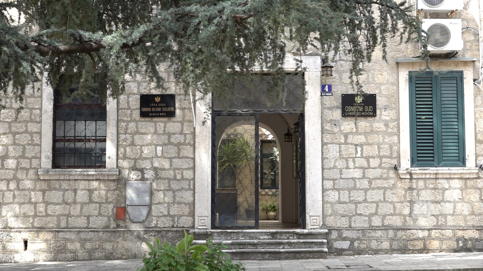 Zgrada suda i tužilaštva u Herceg Novom