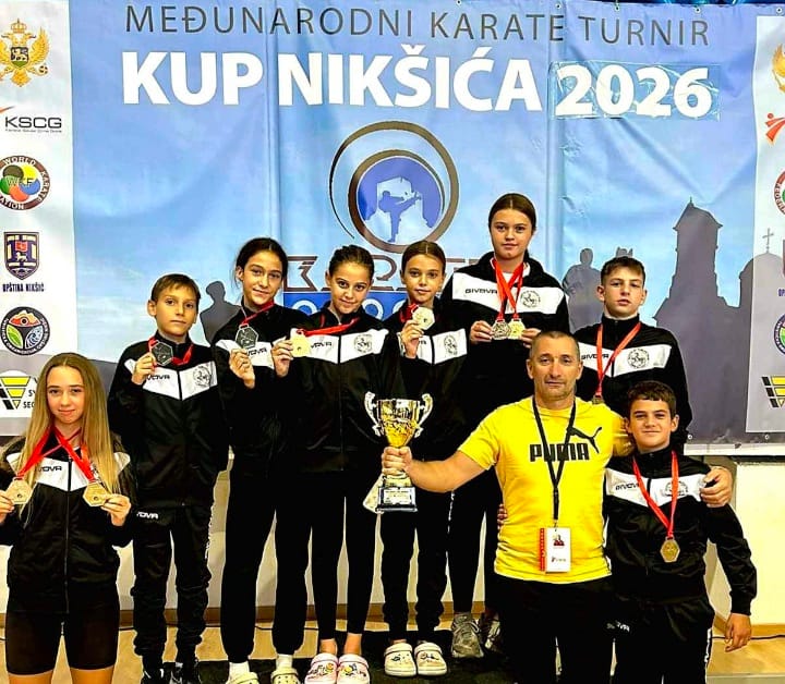 Karatisti Šotokan tima sa medaljama i peharom Kupa Nikšića