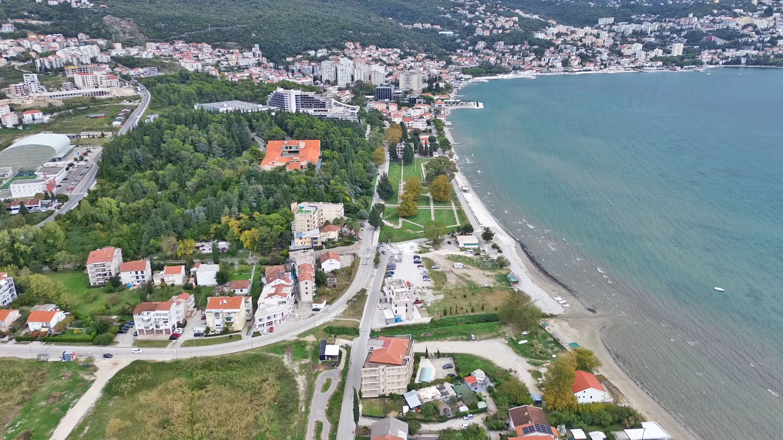 Panorama Igala iz vazduha sa Vilom Galeb