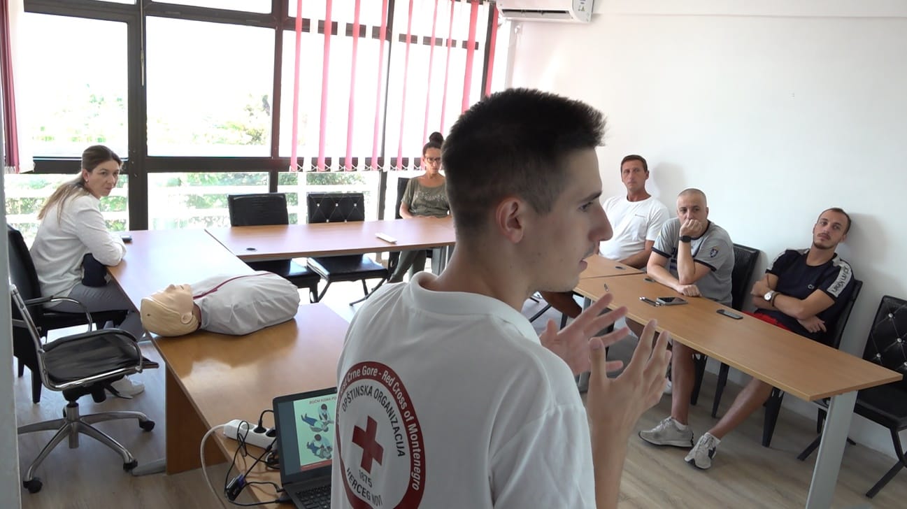 Polaznici obuke iz prve pomoći u Crvenom krstu Herceg Novi