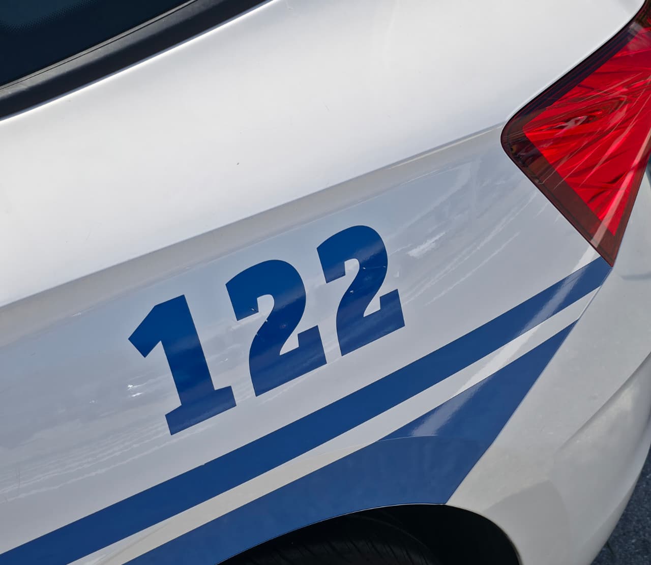 Policijsko vozilo na putu