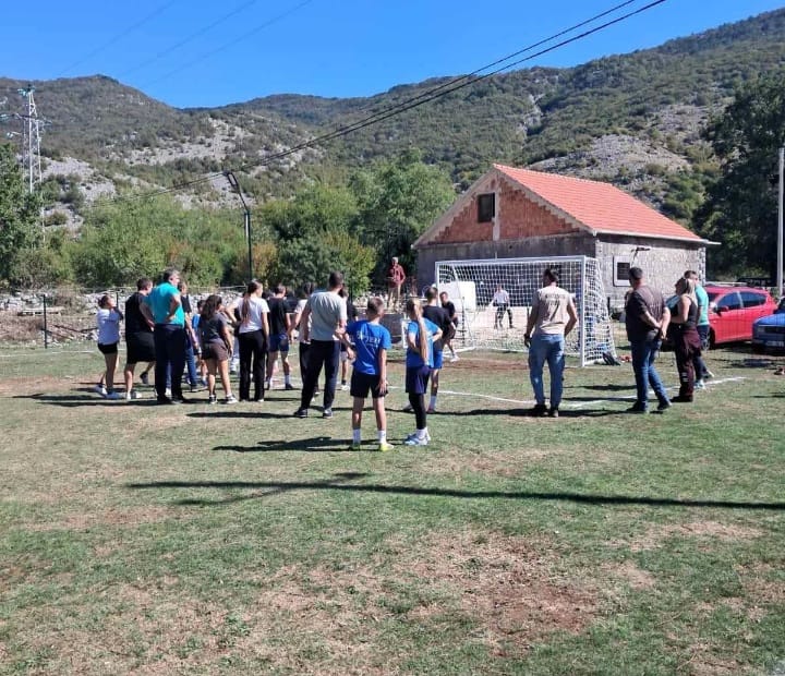 Sportski teren u Kruševicama